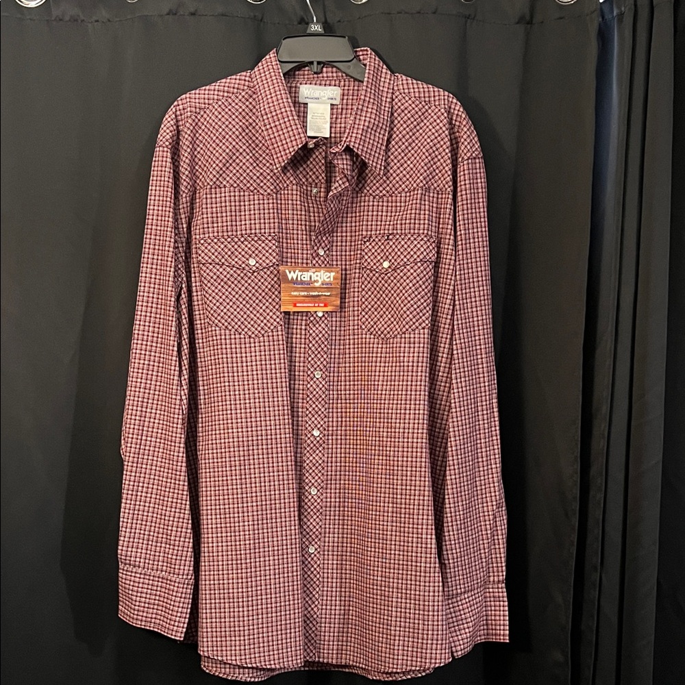 Wrangler Men's Burgundy Checkered pearl snap  Button Down Shirt